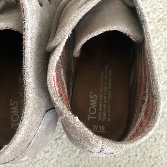 Toms Desert Kala Suede Taupe Lace up Booties - Picture 7 of 8